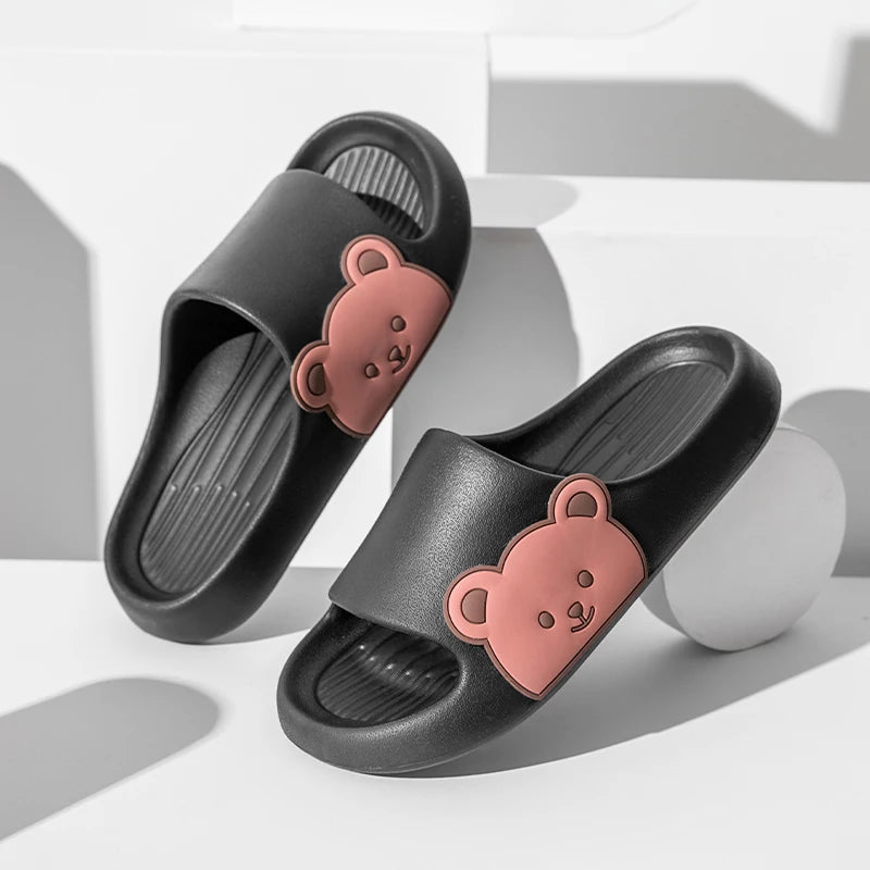 2024 Summer Women Men Soft Sole Slippers Home Bathroom Eva Slippers Sandal Polka Bear Print Beach Slippers Couples Outdoor Shoes
