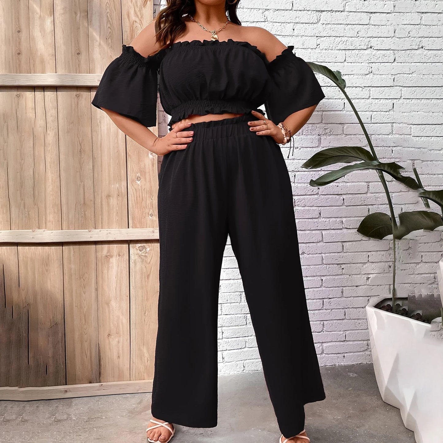 Women’s 2 Piece Black Outfits Sexy Ladies Plus Size Off Shoulder Short Sleeve Crop Tops with Pants Plus Size Sets Streetwear