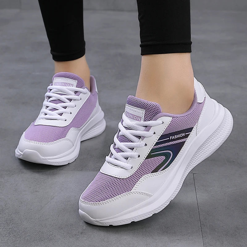 Sports shoes for women