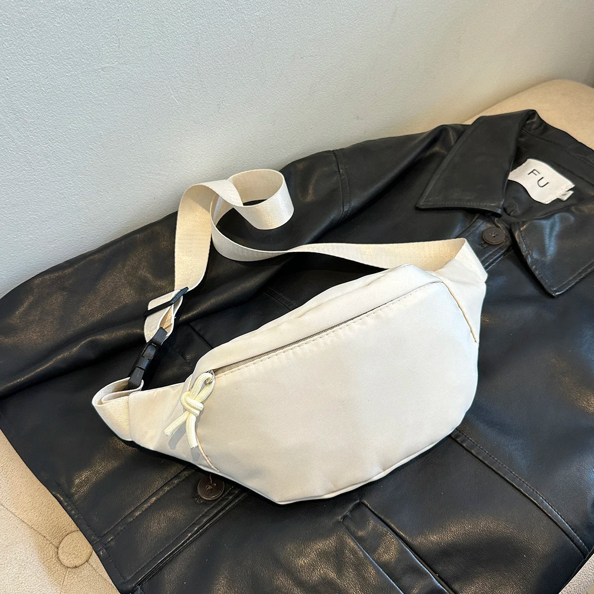 Waist bag men's fashion running sports fitness waist bag women's fashion mobile phone bag outdoor casual chest bag large capacity fashion versatile women's multi-functional compact stylish casual one-shoulder cross-body chest