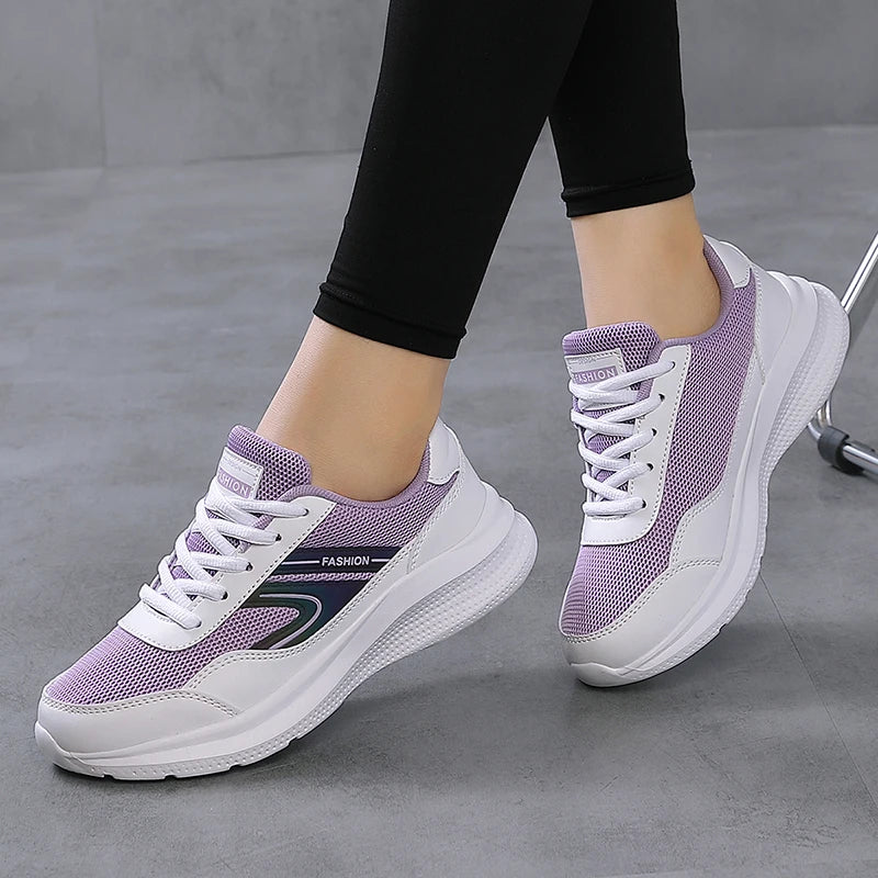 Sports shoes for women