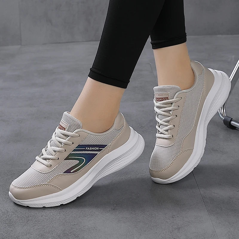 Sports shoes for women