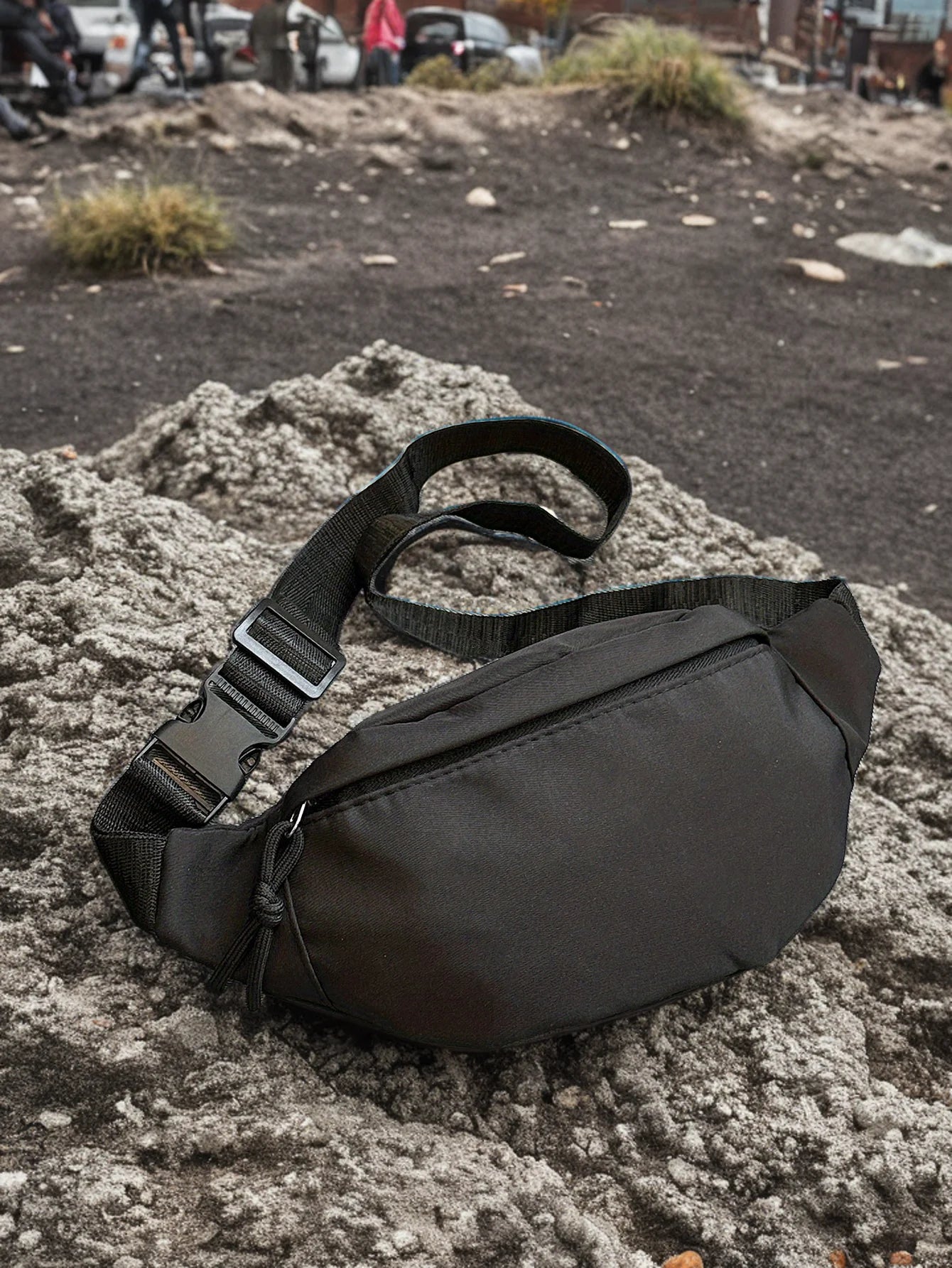 Waist bag men's fashion running sports fitness waist bag women's fashion mobile phone bag outdoor casual chest bag large capacity fashion versatile women's multi-functional compact stylish casual one-shoulder cross-body chest