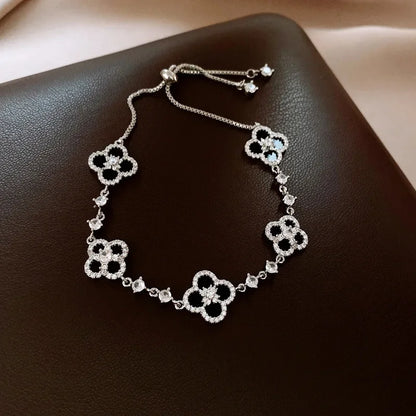 Qimeng Sweet Cherry" Vintage Pink Mother-of-Pearl Four-Leaf Clover Bracelet with Micro-Zirconia Inlay and Cutout Design
