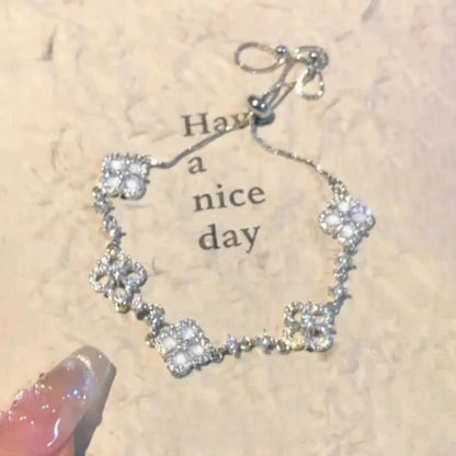 2025 Fashion High End Ultra Exquisite~Shiny Diamond Pink Women's Forest Series Bracelet, Small and Sweet Heart shaped Hand