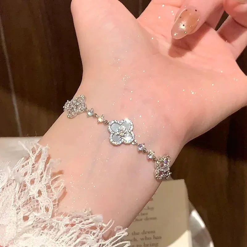 2025 Fashion High End Ultra Exquisite~Shiny Diamond Pink Women's Forest Series Bracelet, Small and Sweet Heart shaped Hand